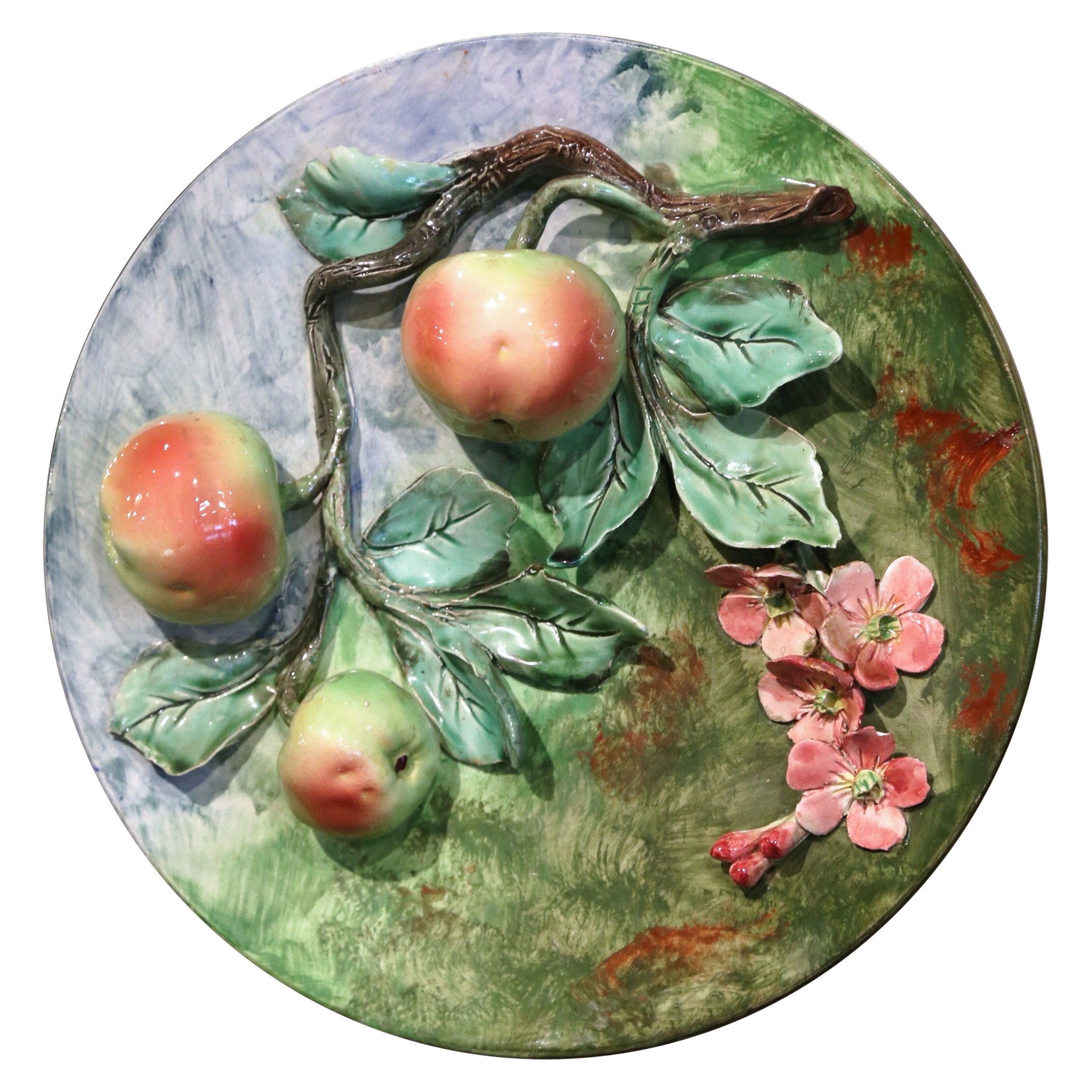 Französische Barbotine-Wandplatte aus Keramik des 19. Jahrhunderts mit Apfeln, signiert Longchamp