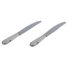 Used Georg Jensen Beaded. Two short-handled dinner knives in sterling silver. 