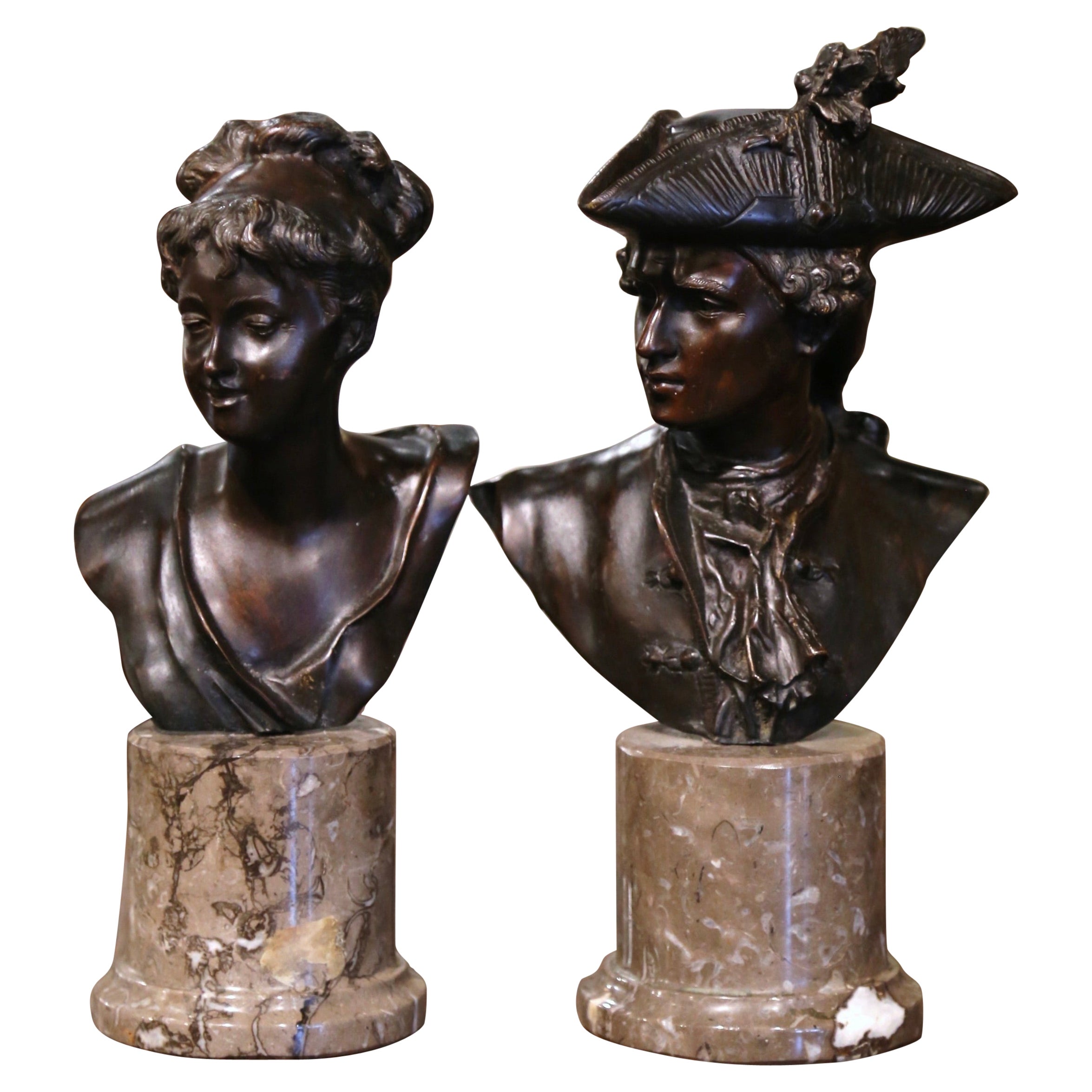 Paar französische Büsten aus patinierter Bronze aus der Mitte des Jahrhunderts auf Marmorsockeln, signiert Moreau im Angebot