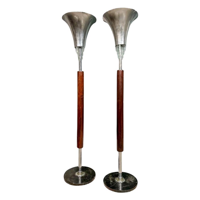 Pareja de lámparas de pie de madera noble, cristal y metal, Desconocido, Años 1940