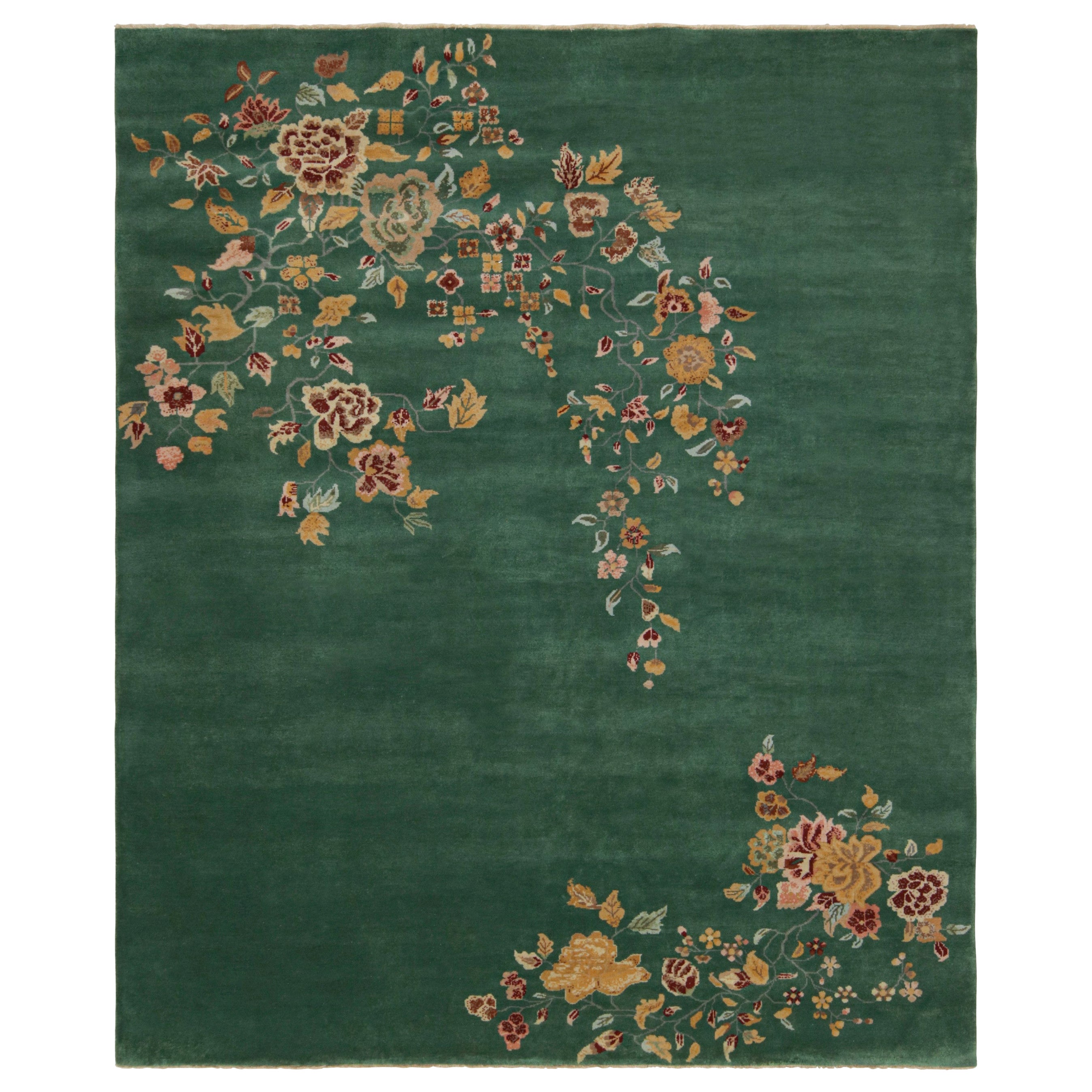 Rug & Kilim's chinesischer Art-Deco-Teppich in Grün mit Blumenmustern