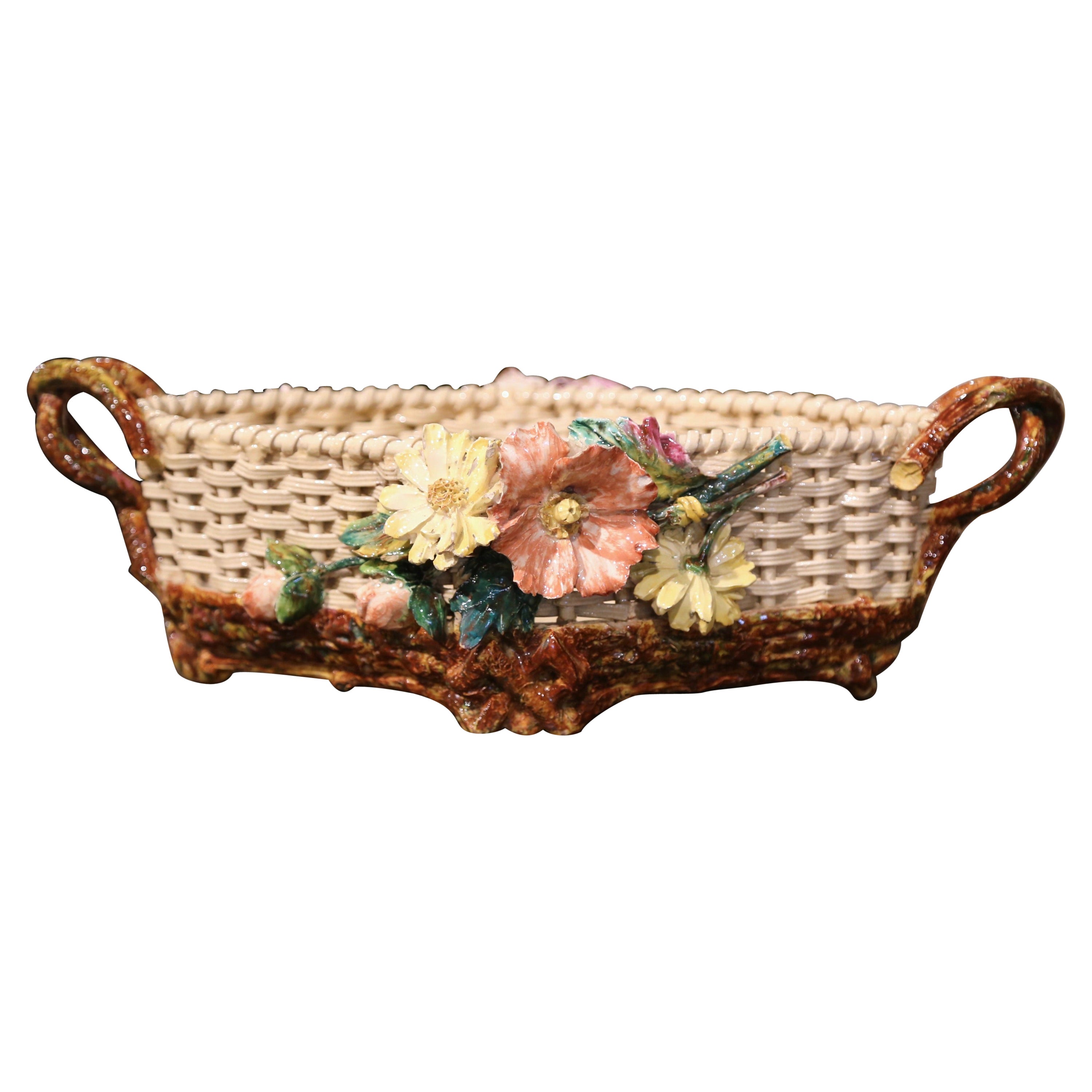 Französische Barbotine Jardinière aus bemaltem Porzellan des 19. Jahrhunderts mit floralen Motiven im Angebot