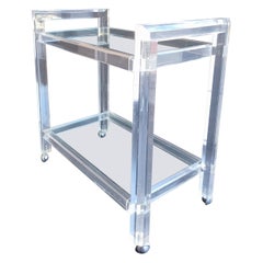 Carrito de bar de dos pisos con tapa de cristal Lucite de mediados de siglo