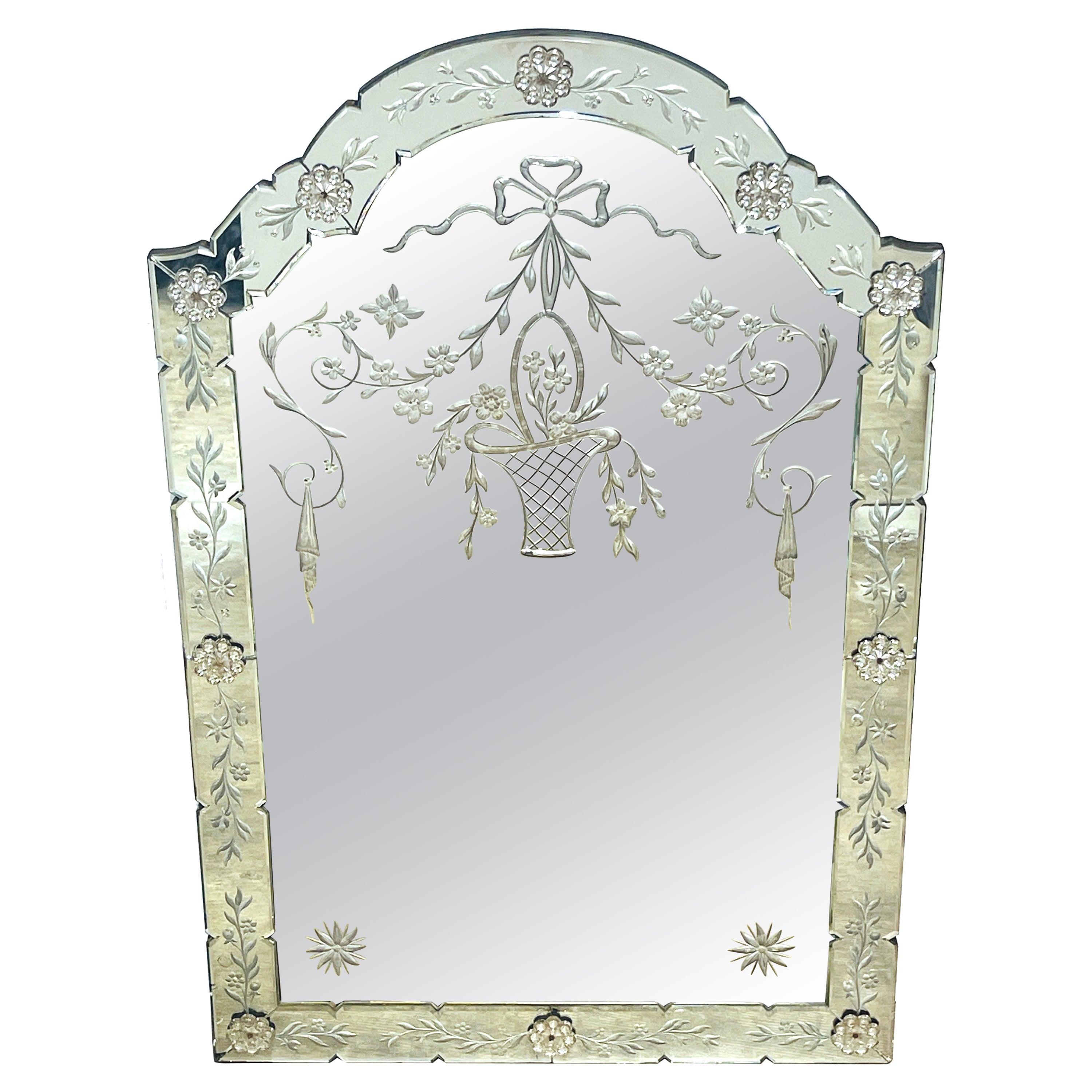 Superbe miroir néoclassique vénitien en "cristal de roche" gravé