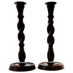 Paar Jacobean Revival-Kerzenständer aus Eichenholz mit Barley-Twist-Druck