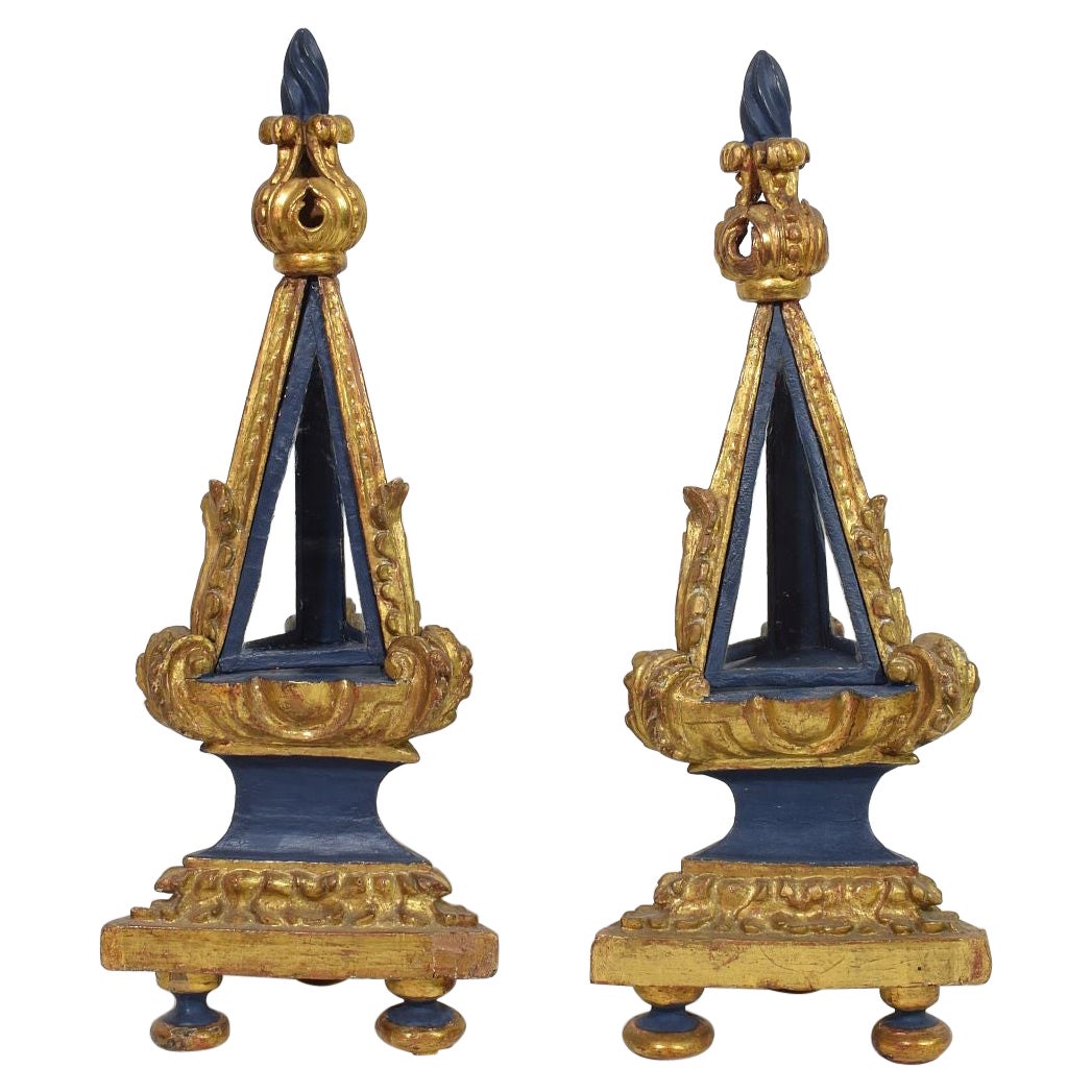 Italian 18th Century Pair Baroque Carved Wooden Reliquary Shrines For Sale
