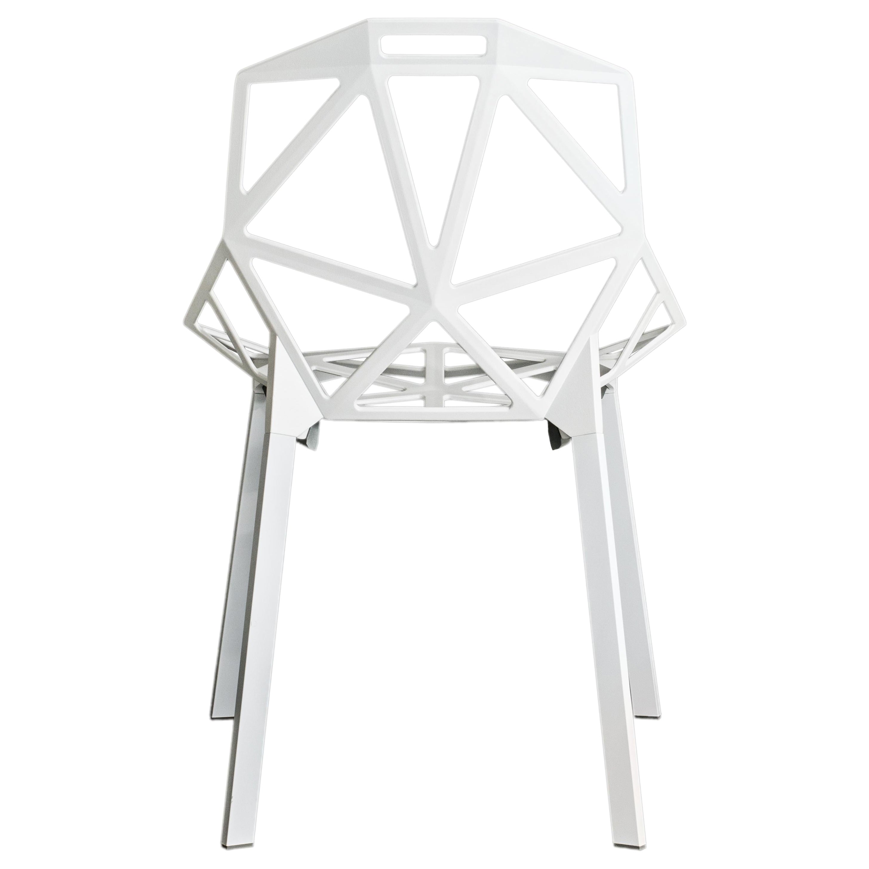 Satz von  2 Stühle, einer in Weiß von Konstantin Grcic  für MAGIS im Angebot