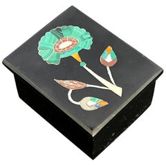 Antique Pietra Dura Flower Motif Inlaid Marble Box Rajasthan India, Malachite 