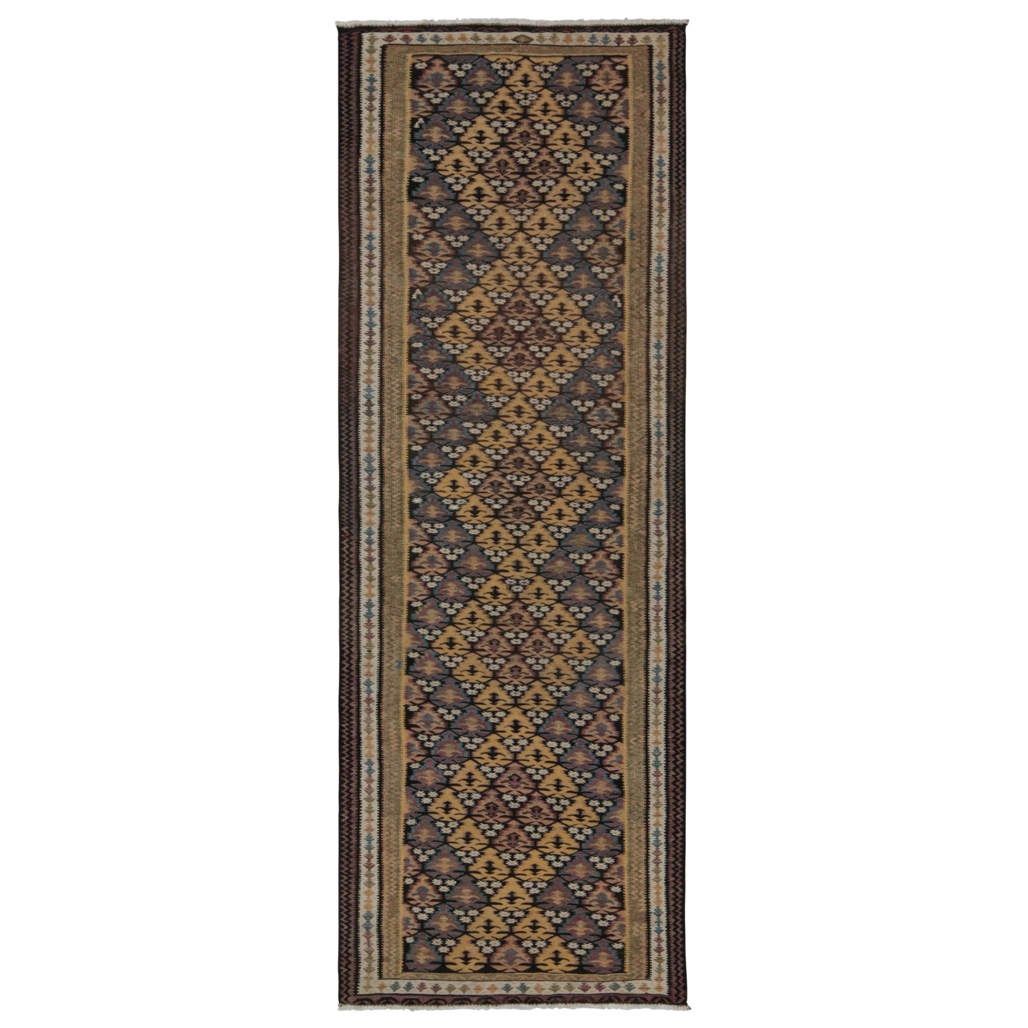 Tapis de course persan tribal vintage, avec motifs géométriques, de Rug & Kilim