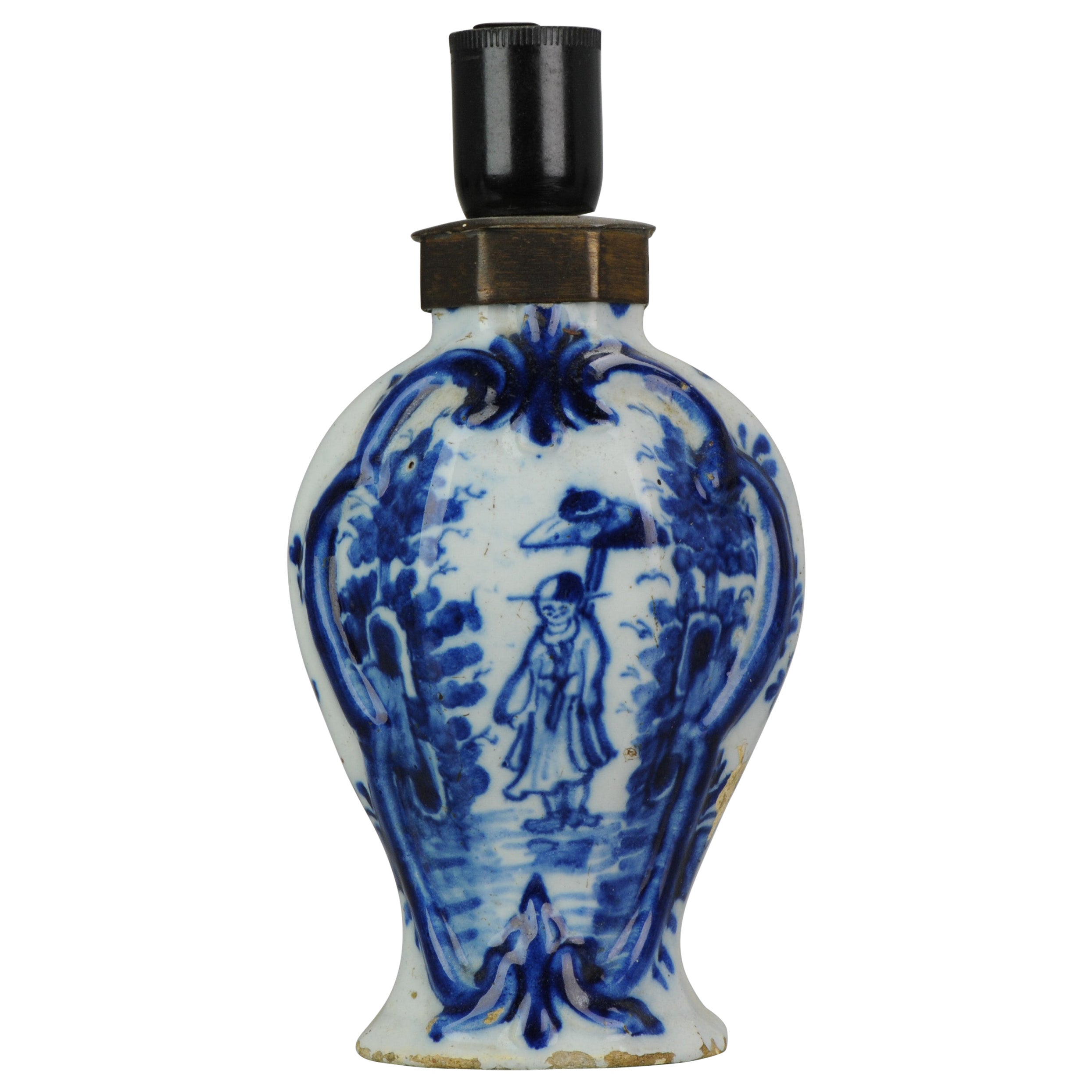 Vase néerlandais ou allemand ancien en faïence ou en faïence de Delft bleu de Delft, 17-18e siècle
