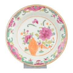 Assiette rose ancienne en porcelaine chinoise pré Bencharong Nyonya Famille Thai