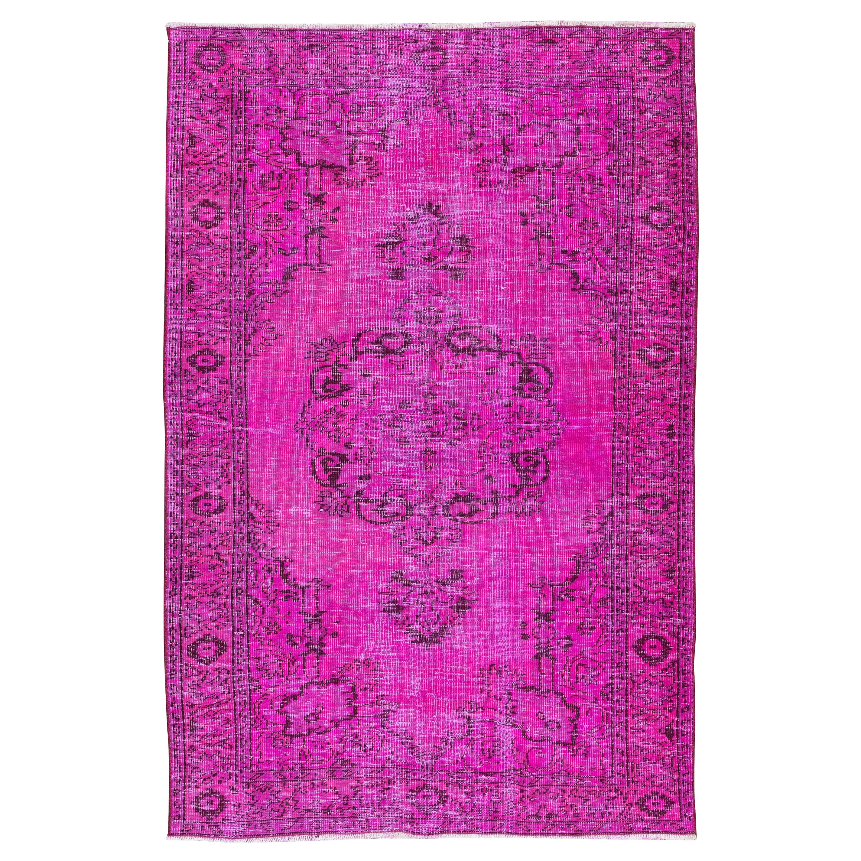 Handgefertigter türkischer Teppich, 5x7,8 Ft, Fuchsiarosa Teppich, Teppich mit Bodenbezug aus Wolle im Angebot