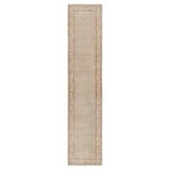 Tapis de couloir turc vintage beige, avec motifs géométriques, de Rug & Kilim