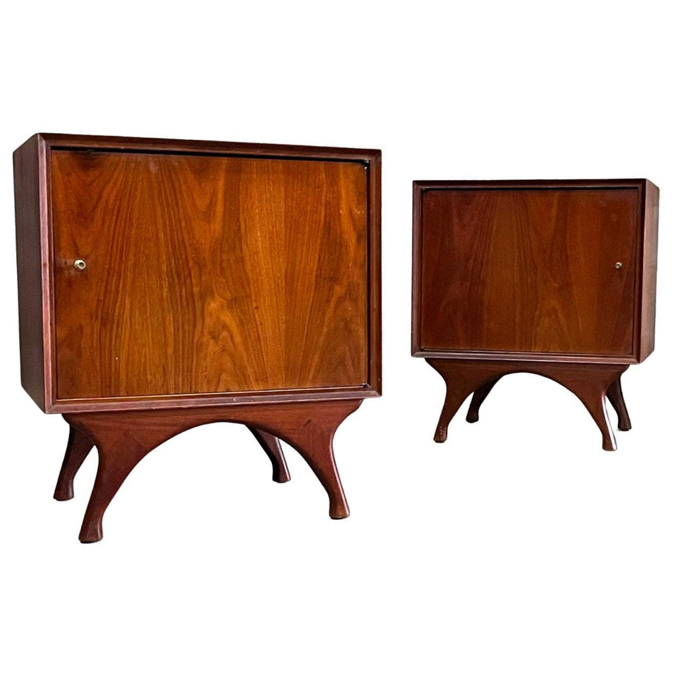 Sculpted and Minimalist Vintage Mid Century Modern Pair of Nightstands c. 1960s For Sale