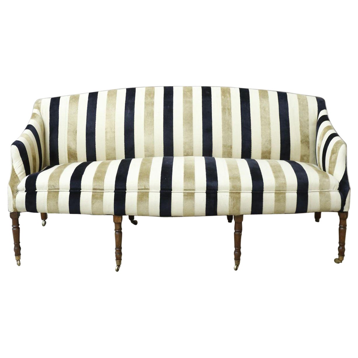 Georgian country house sofa with shaped arms For Sale