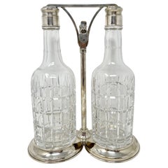 Antikes amerikanisches 2-flaschenförmiges Dekanter-Set „Hawkes“ aus Sterlingsilber und geschliffenem Kristall.