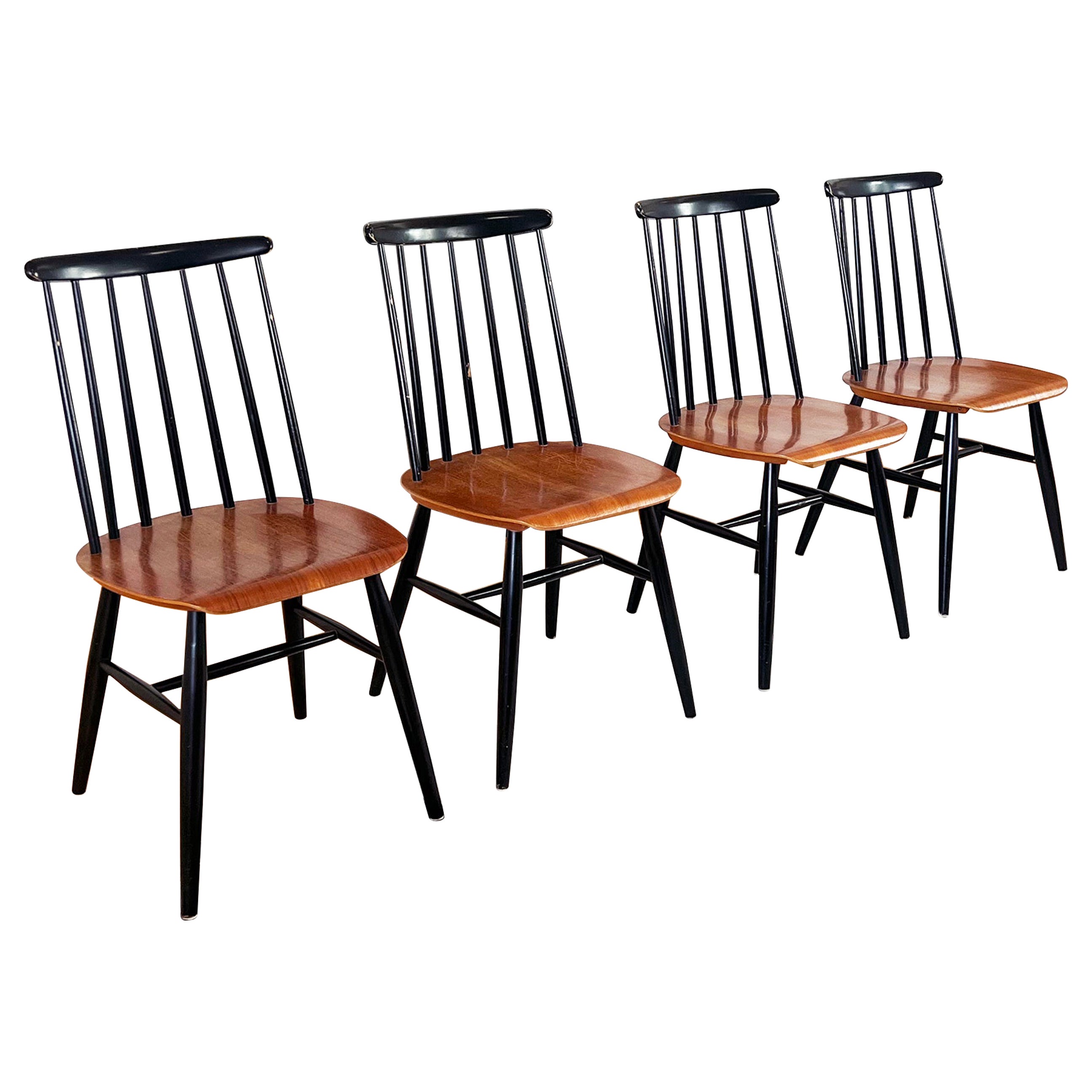 Chaises scandinaves Fannet Spindle de Tapiovaara avec sièges incurvés en teck des années 60 - 4 pièces en vente