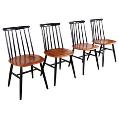 Chaises scandinaves Fannet Spindle de Tapiovaara avec sièges incurvés en teck des années 60 - 4 pièces