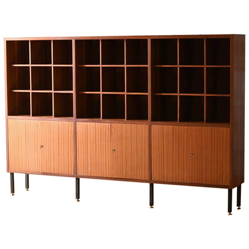 Wooden credenza with modular shelves and doors, Italy 1960. For Sale