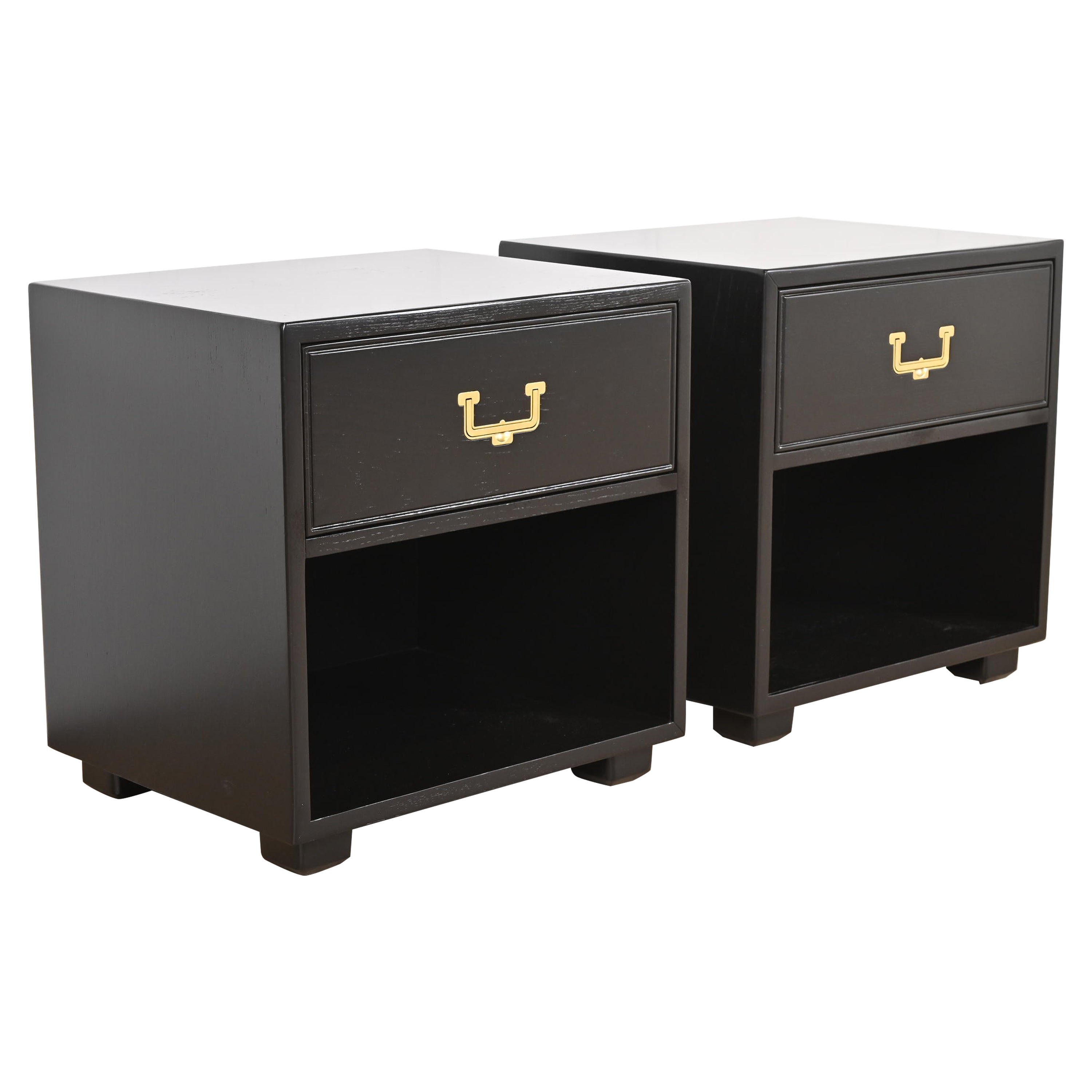 Henredon Hollywood Regency Black Lacquered Campaign Nightstands, Refinished For Sale