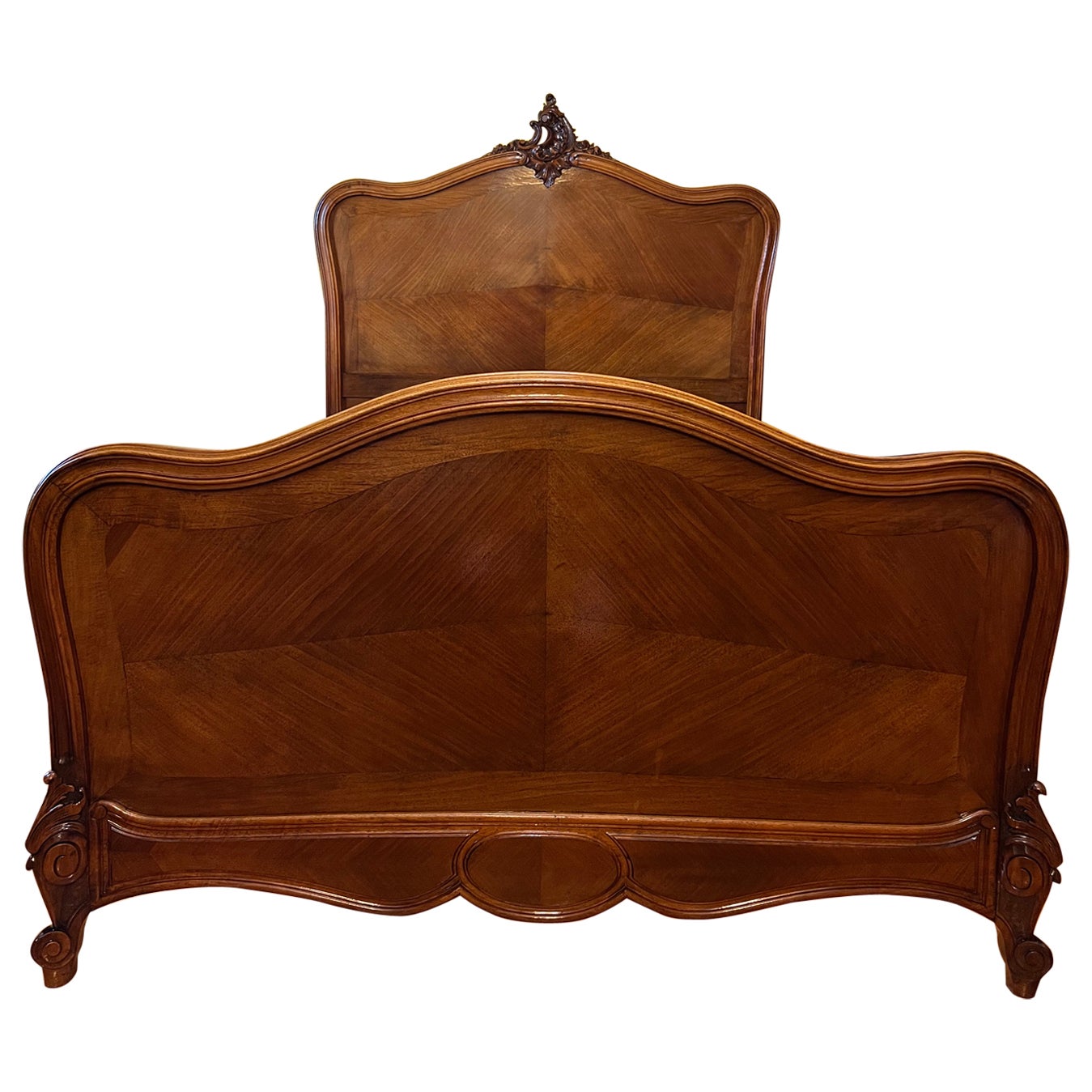 Antikes französisches Doppelbett im Louis-XV-Stil des 19. Jahrhunderts im Angebot