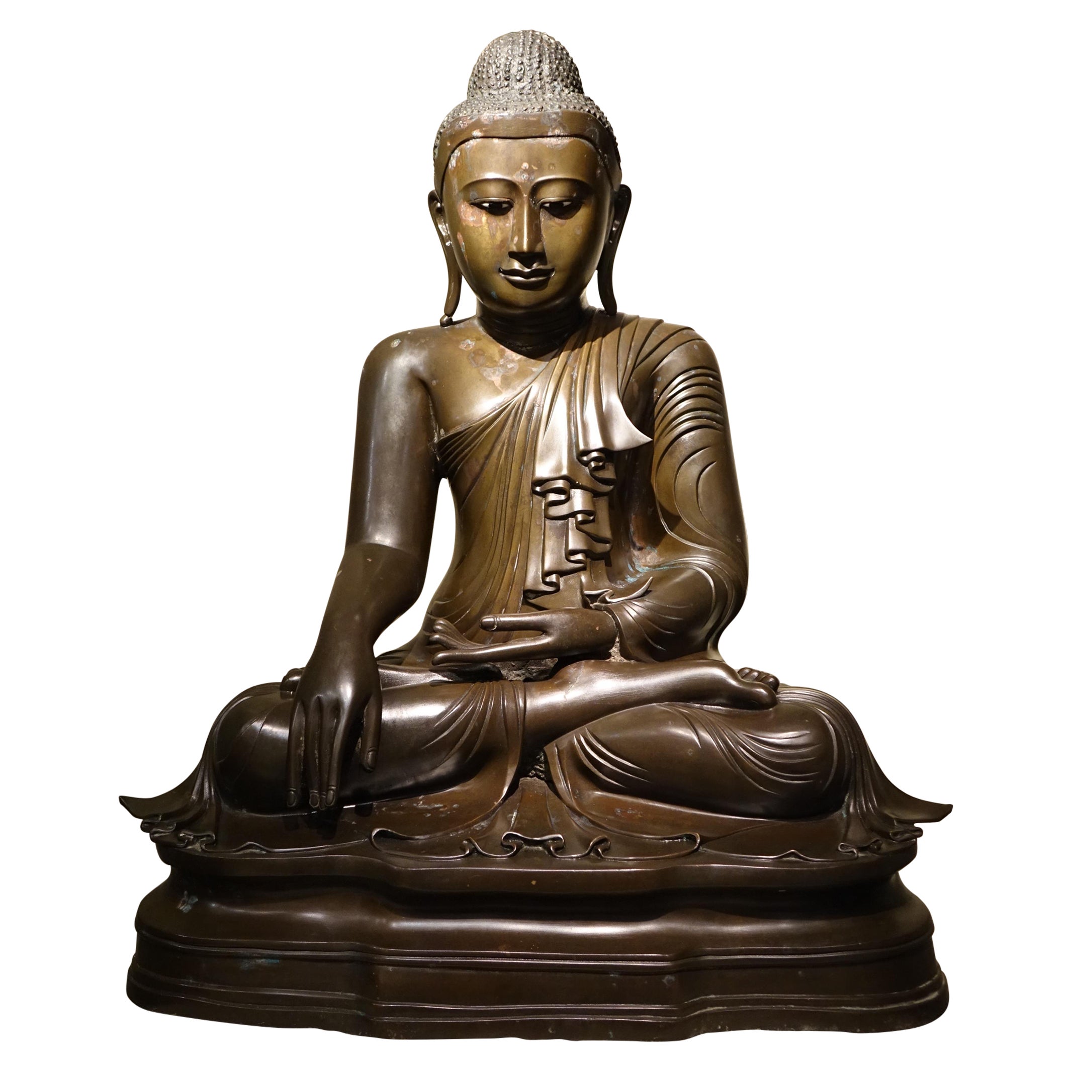 Seated Bronze Bouddha in Bhumisparsa mùdra, Mandalay, Burma, 19th c.