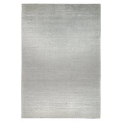 Rug & Kilim’s Modern rug in Solid Gray and Off-White Striae