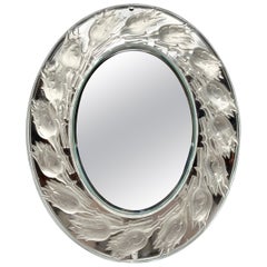 Antiguo espejo de mesa francés "Lalique" de principios del siglo XX con grabado.