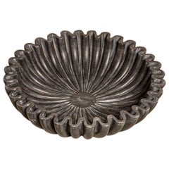 Bol decorativo Lotuso de mármol negro de Simone & Marcel