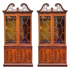 Councill Craftsmen Chinese Chippendale Style Mahogany China Cabinets - Paire 