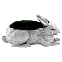 Edwardianisches Sterlingsilber Kaninchen-Anstecknadelkissen