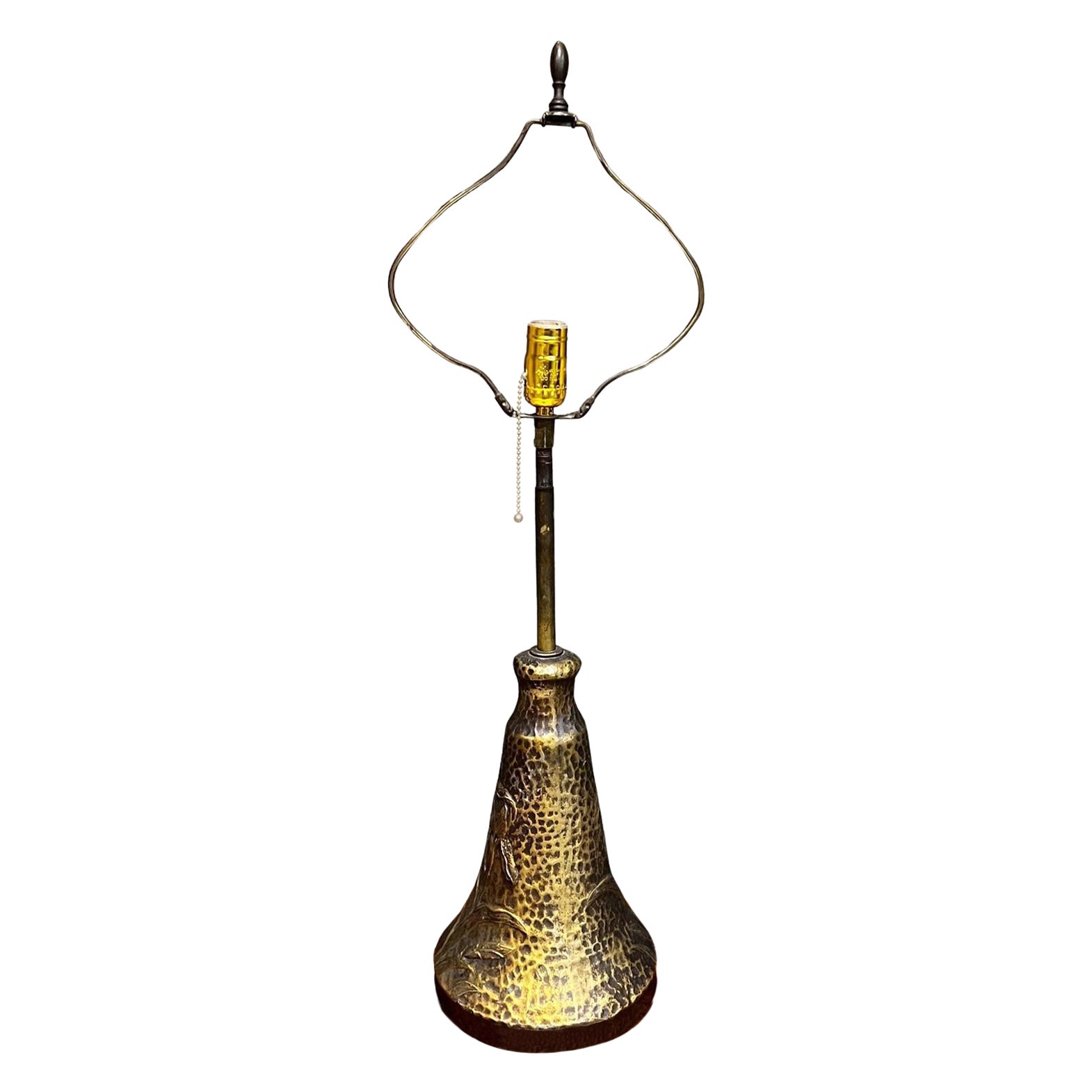 Lampe de table Art Nouveau en faux bronze des années 1970