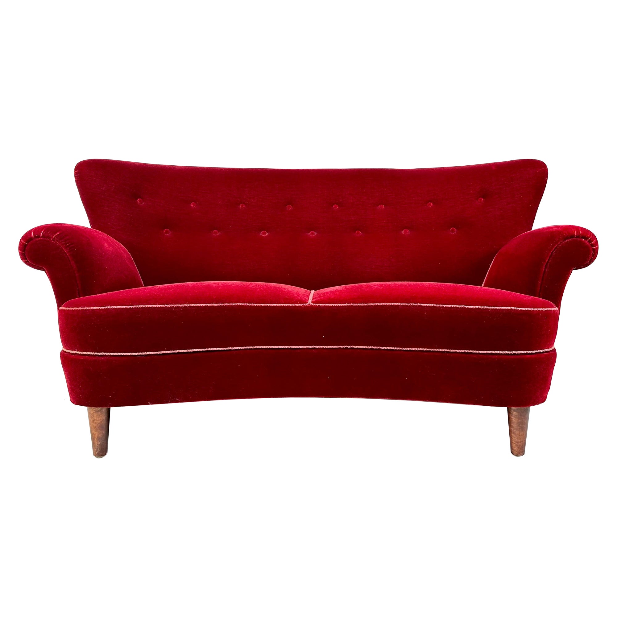 Gebogenes dänisches Sofa aus den 1940er Jahren im Angebot
