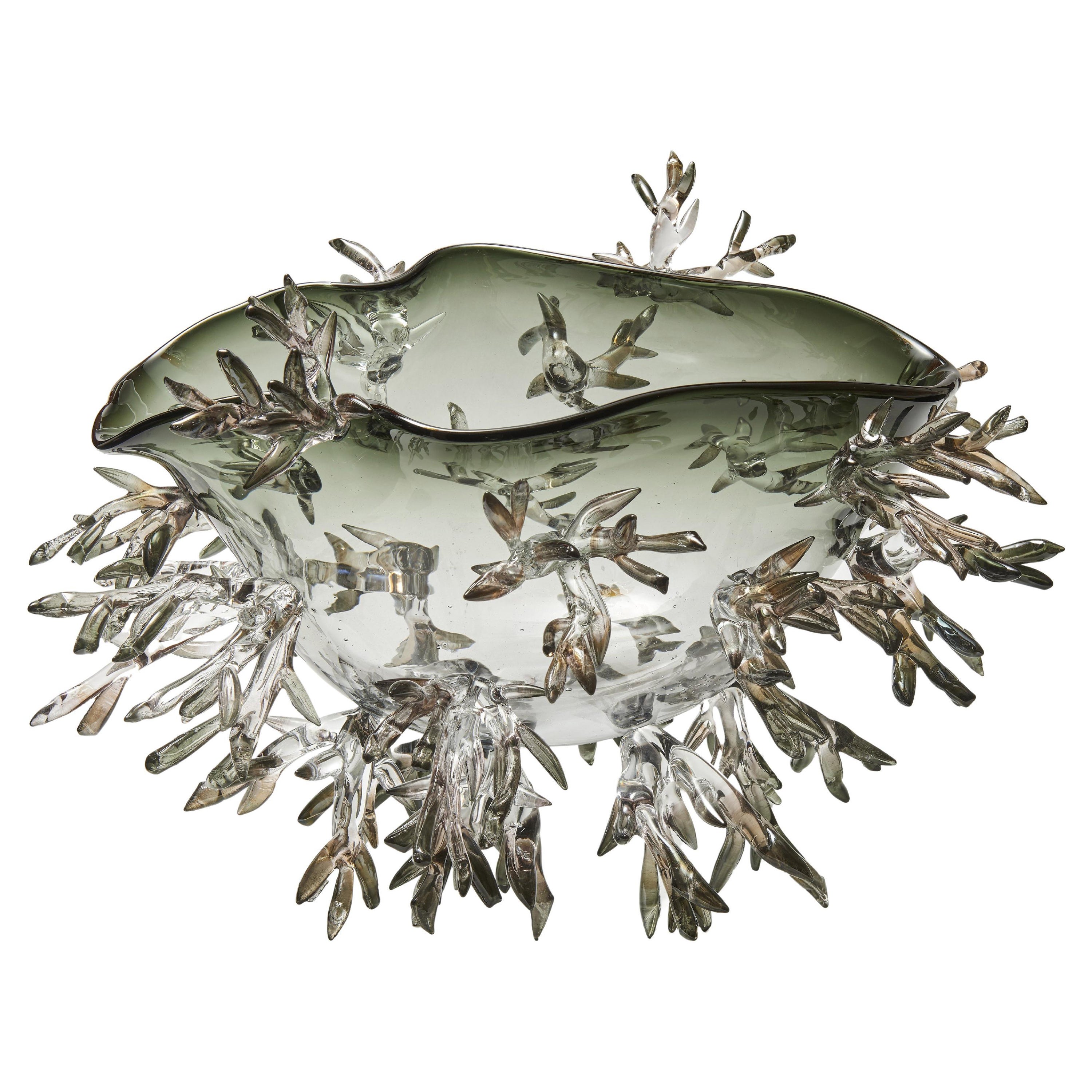 Graue Anemone-Vase in Anemone-Form von Emilie Lemardeley