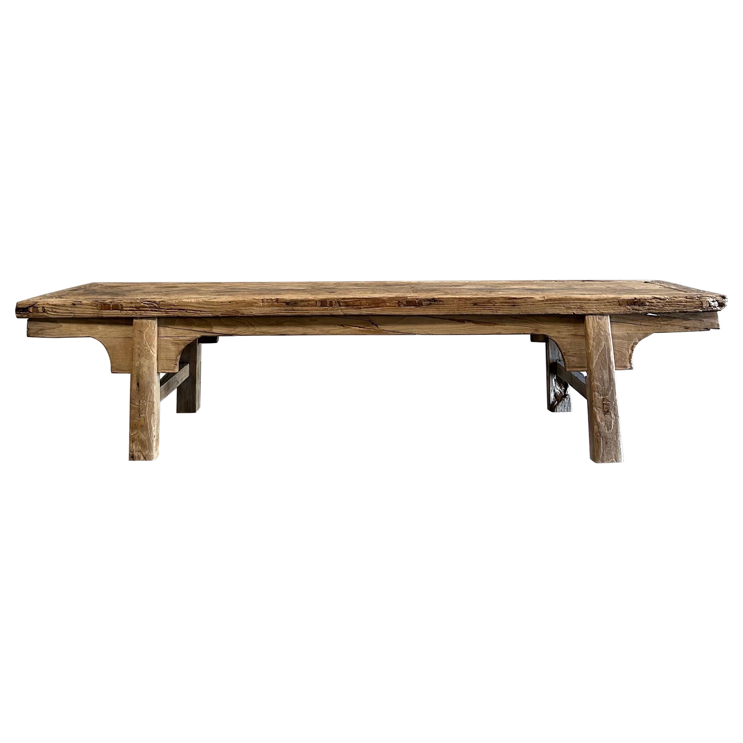 Table basse vintage en bois d'orme 18" de haut en vente