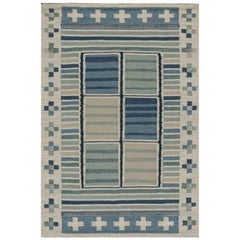 Rug & Kilim's skandinavischer Kilim und Streuteppich mit Mustern in kühlem Blauton