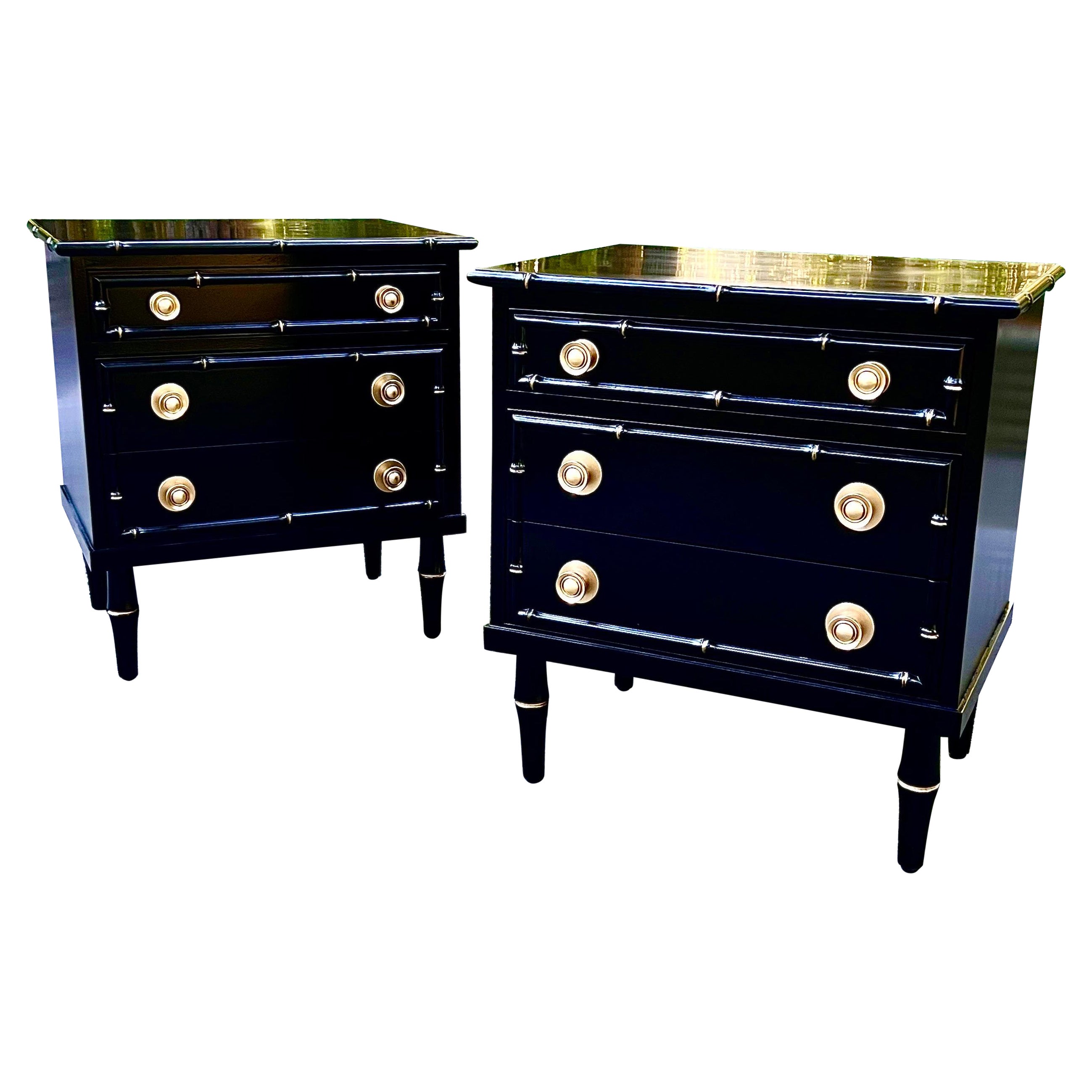 Elegant Pair of Black Lacquer and Brass Small Chests by Ficks Reed, circa 1960 For Sale