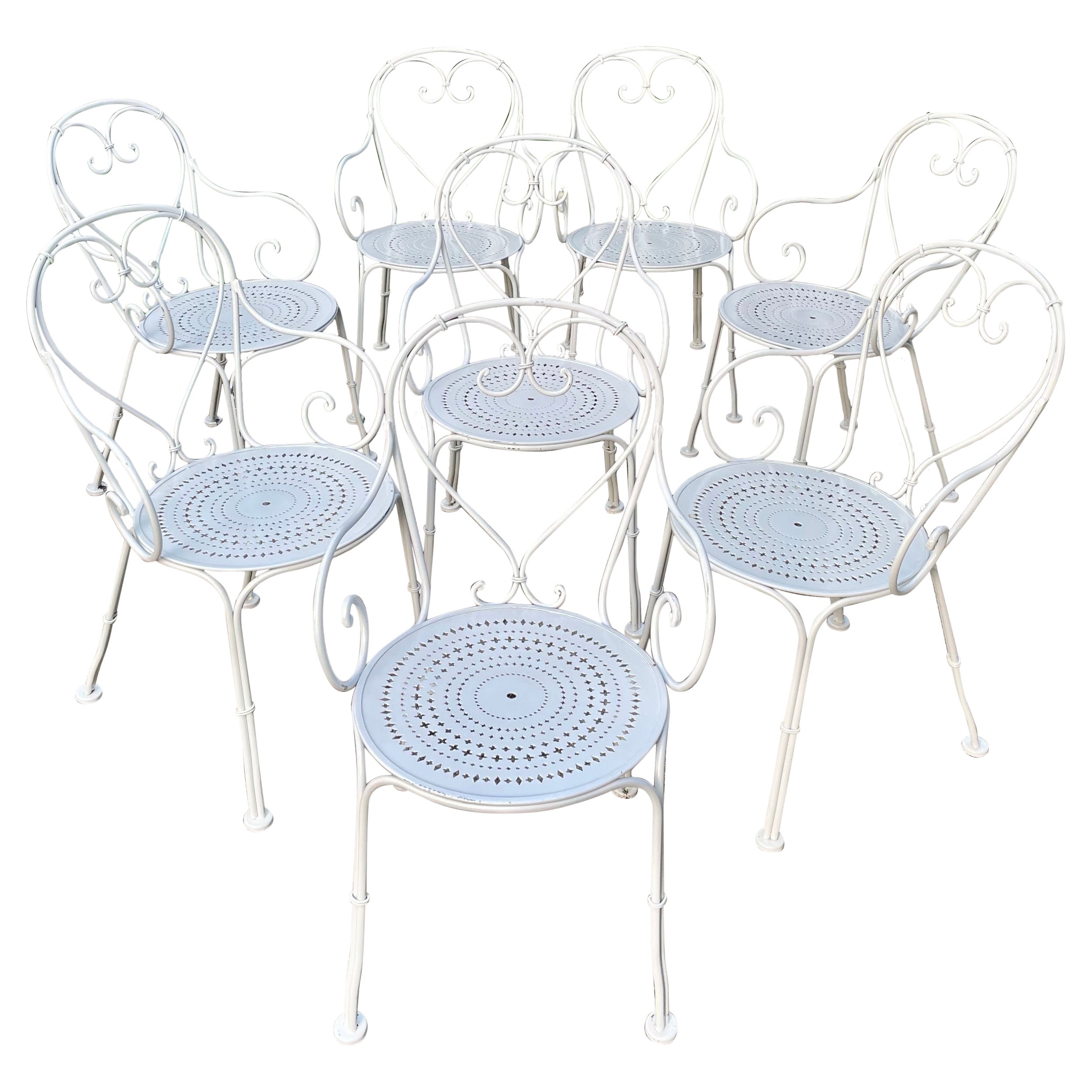 Set aus 8 schmiedeeisernen französischen Cafe-Stühlen