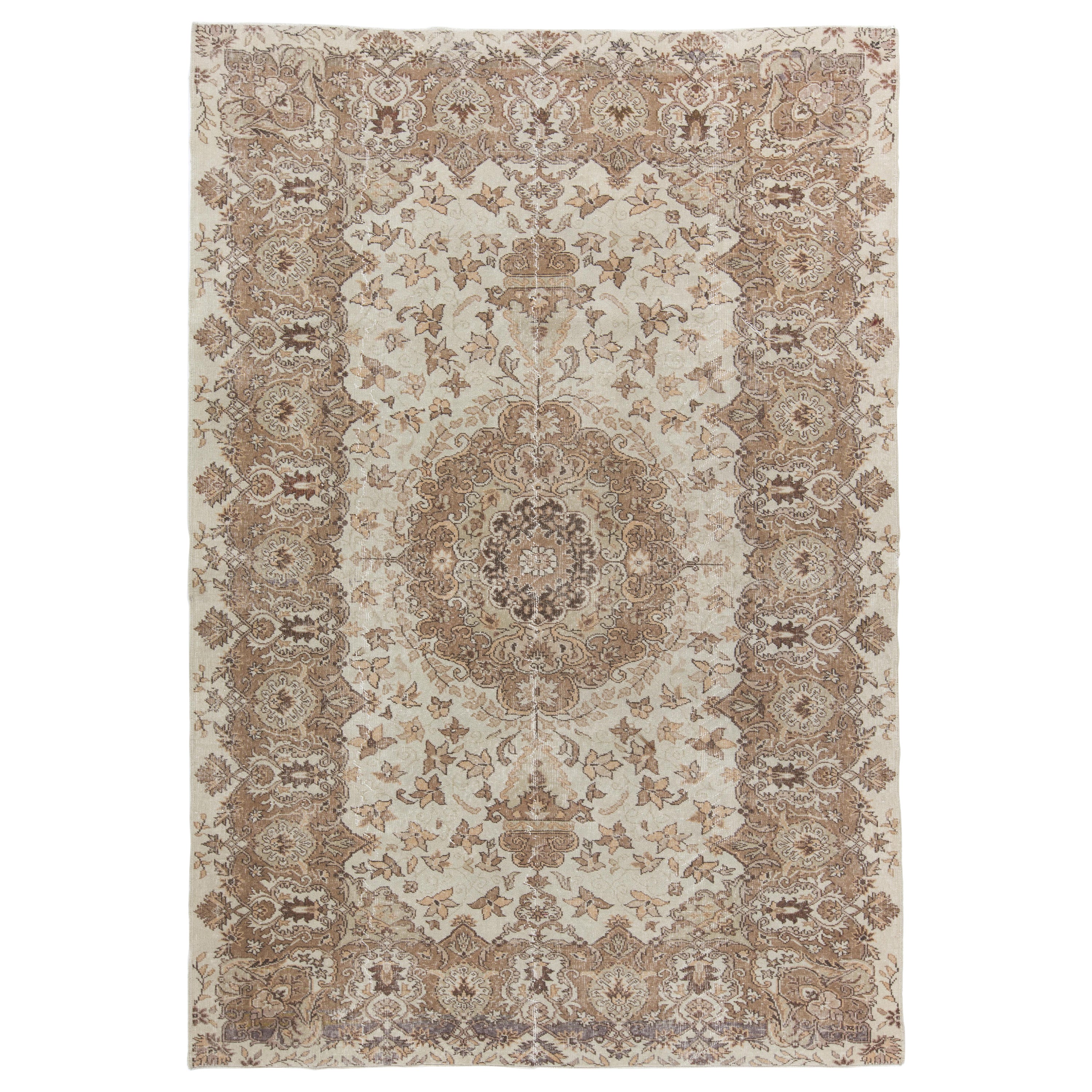 7.3x10.5 Ft Mid-20th Century Handmade Shabby Chic Turkish Wool Area Rug in Beige For Sale