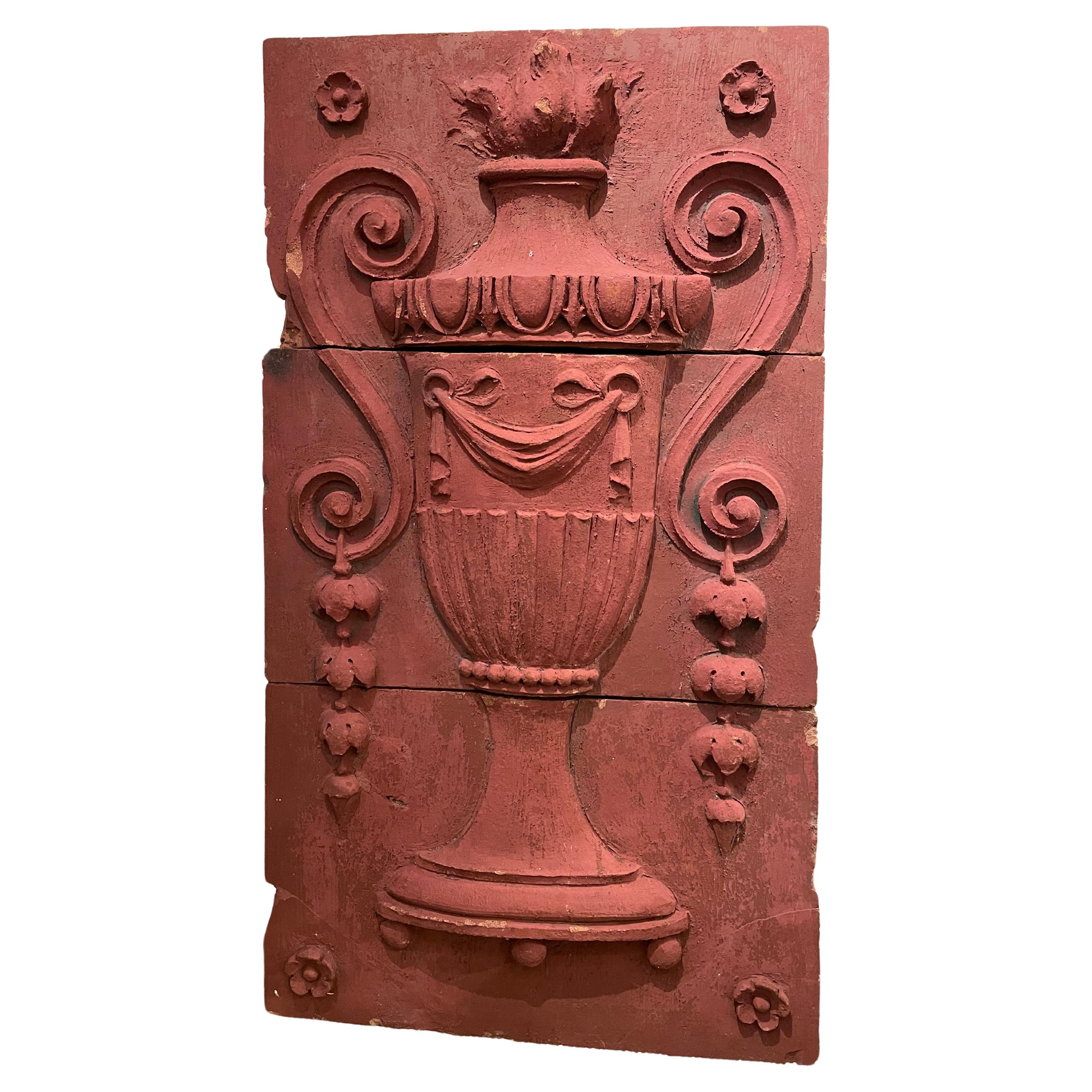 Neoklassizistische Terrakotta-Urne aus dem 19. Jahrhundert, architektonisches Relief, großformatig