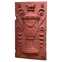 Neoklassizistische Terrakotta-Urne aus dem 19. Jahrhundert, architektonisches Relief, großformatig