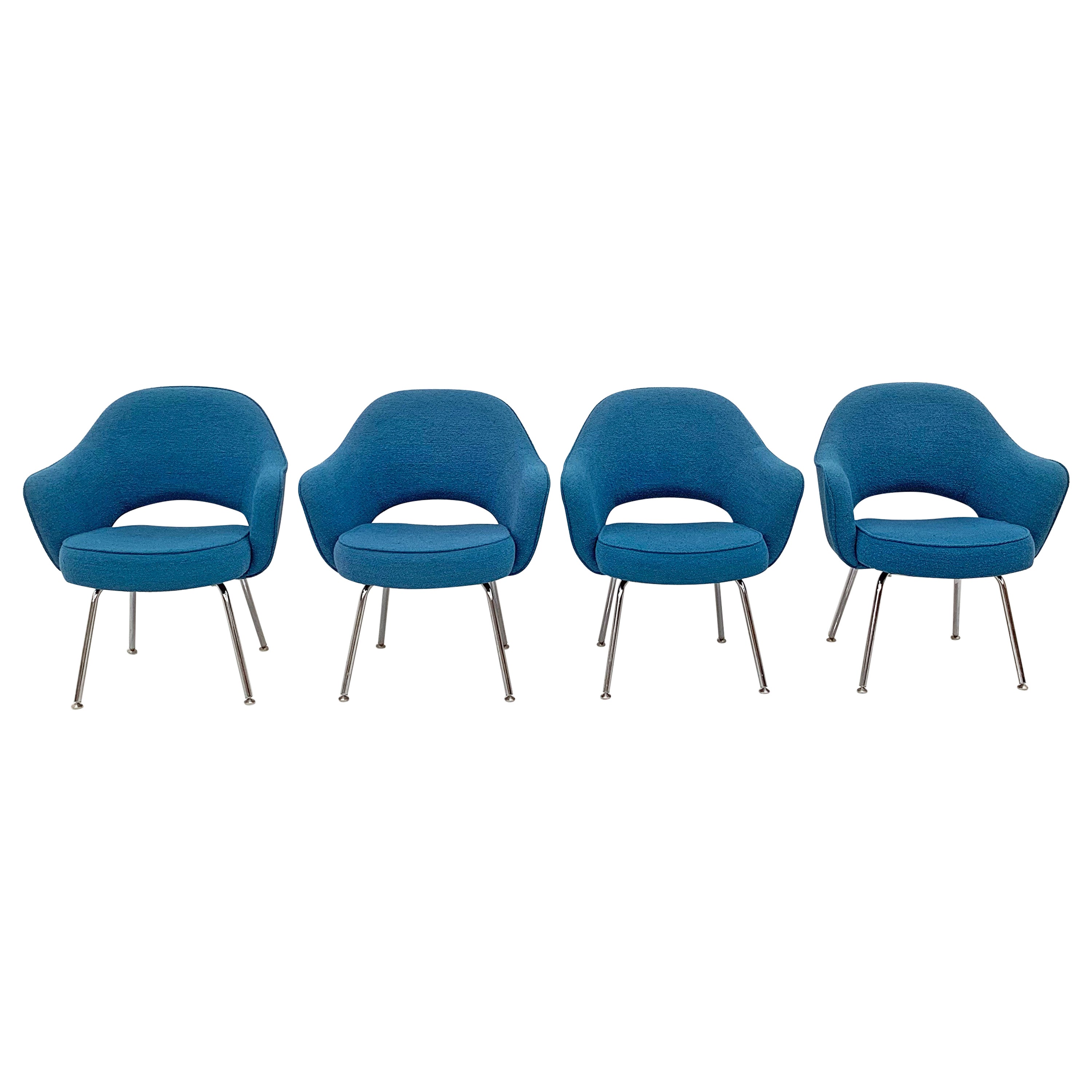 Eero Saarinen for Knoll Executive Armchairs in Blue Classic Boucle For Sale