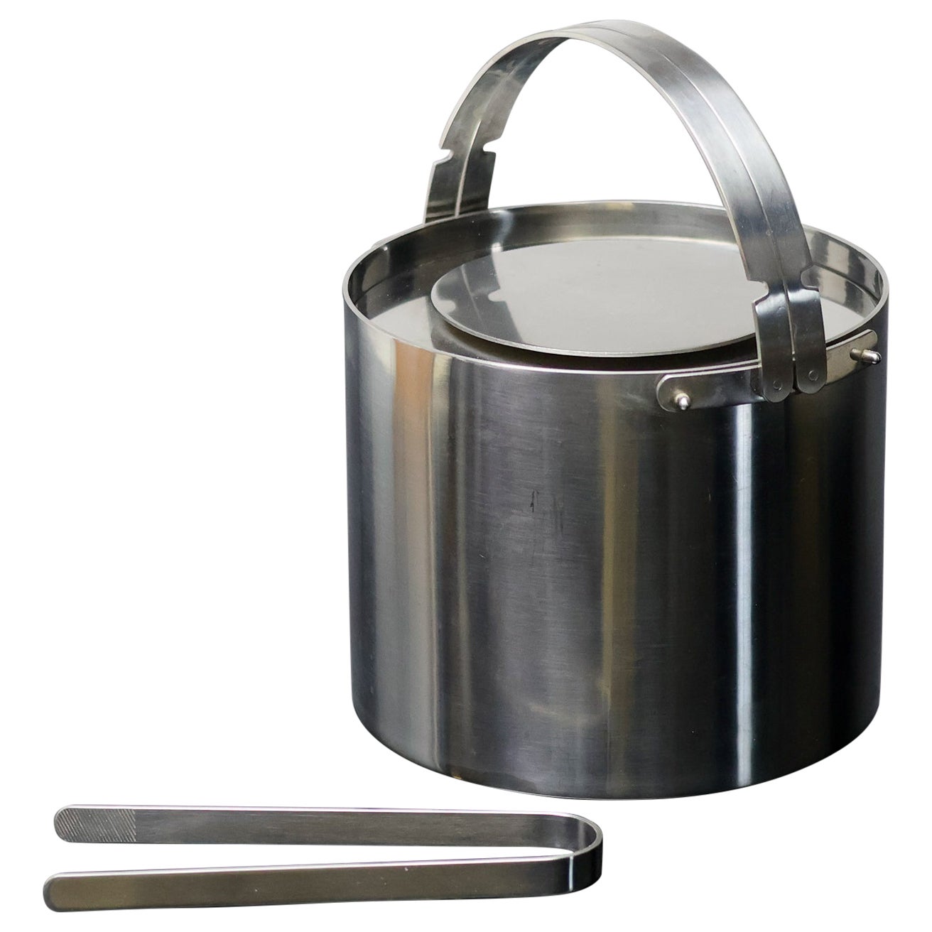 1970s Cylinda Stainless Steel Ice Bucket with Tongs by Arne Jacobsen for Stelton For Sale