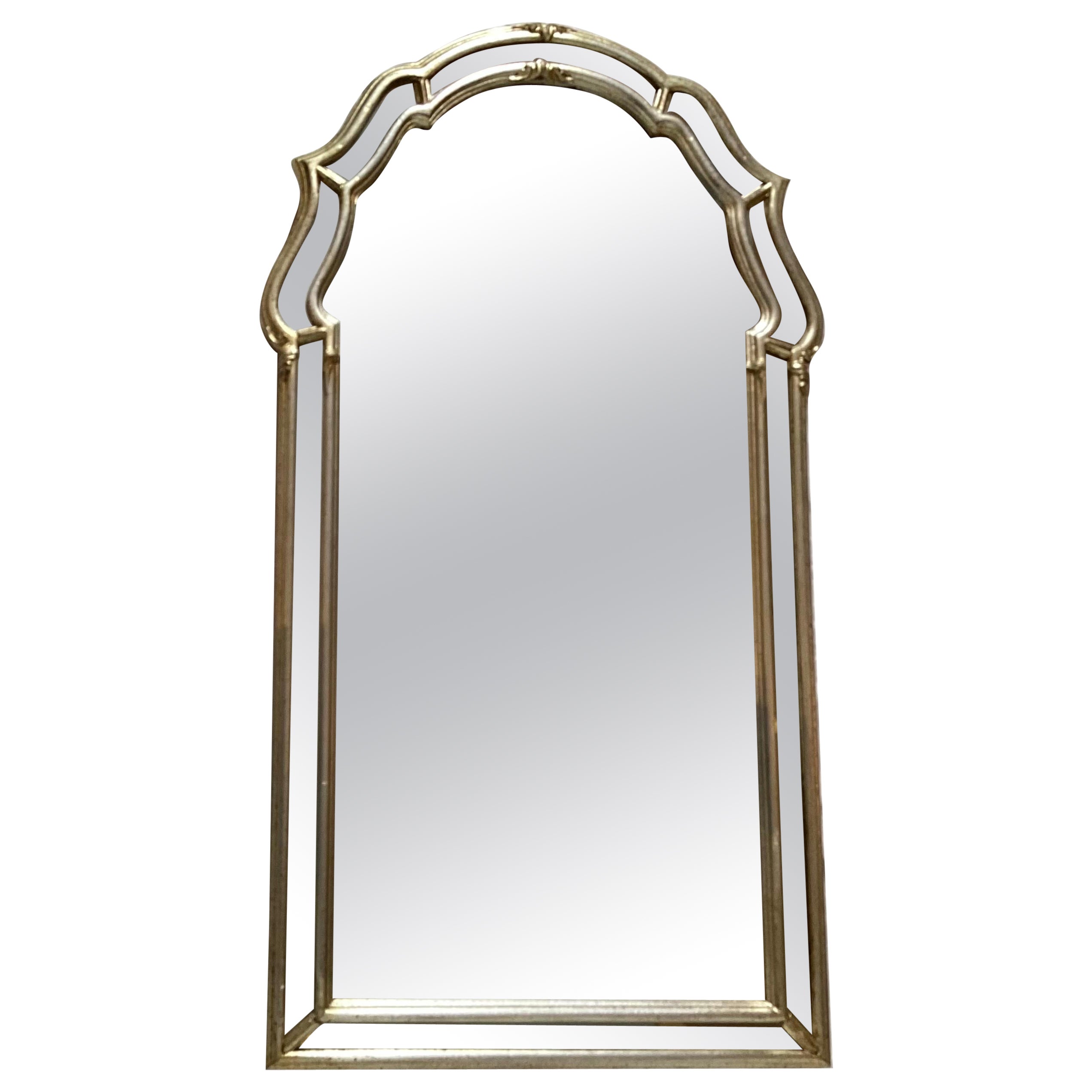 Mitte des Jahrhunderts Silber vergoldet  Spiegel im Hollywood-Regency-Stil im Angebot