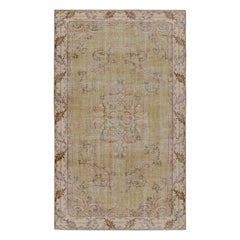 Tapis vintage Zeki Müren de style européen, avec médaillon, Rug & Kilim