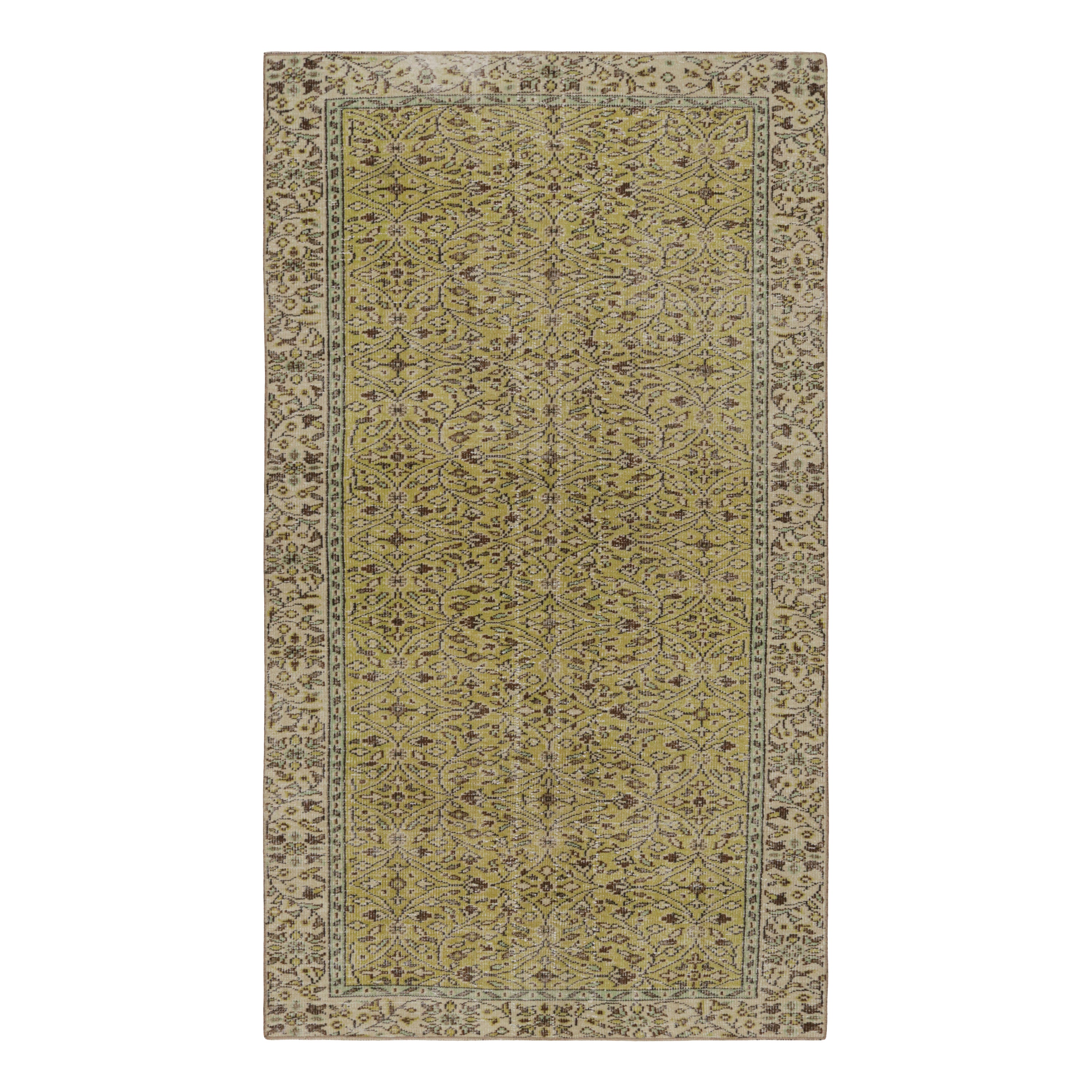 Vintage Zeki Müren Perserteppich mit floralen Mustern, von Rug & Kilim