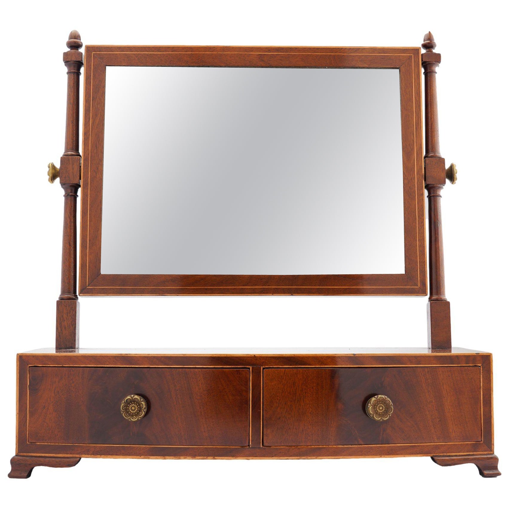 Rectangular mahogany swinger dressing mirror on a bow front stand, 1790 For Sale