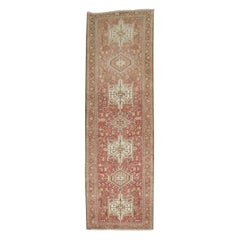 Tapis de couloir Heriz neutre persan étroit de la collection Zabihi