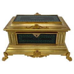 Ancienne boîte à bijoux française en or, bronze et mosaïque avec malachite signée "Tahan". 