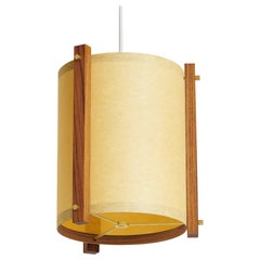 Japanisch inspirierte Mid-Century-Pendelleuchte aus Teakholz und Messing – Medium